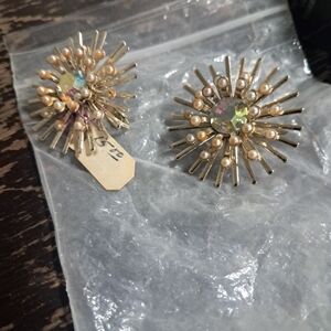 Vintage Gold Toneand Pearl Sunburst Clip On Earrings